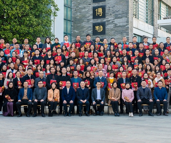 集团2021-2022年度赞美大会隆沉进行