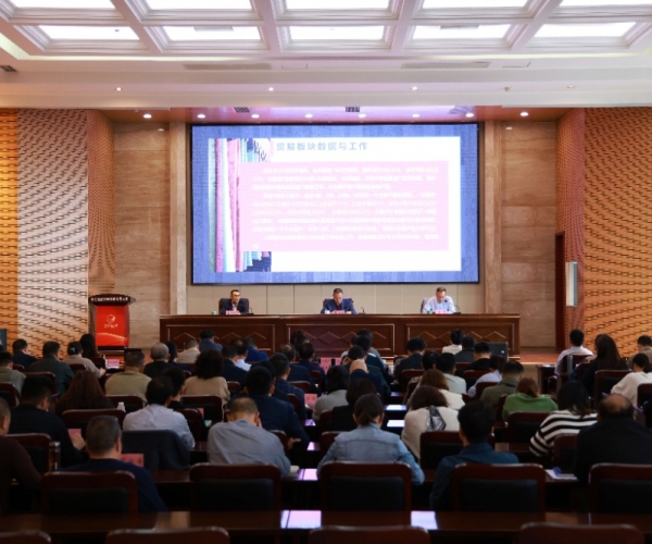 稳扎稳打，持续启发奋进； 思路创新，力求优质发展