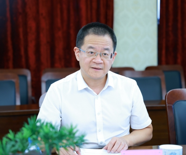 嘉市科技局吴根军书记调研尊龙集团官网丝绸